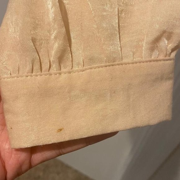 Pretty Little Thing Light Peach Long Sleeve Button Up Crop Top - Picture 5 of 6